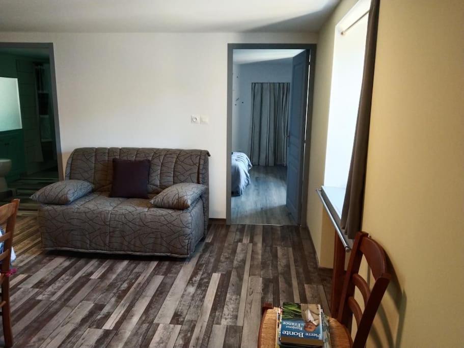 Sur La Colline Apartment Sousceyrac Bagian luar foto